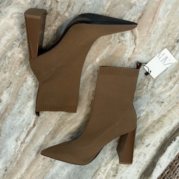 NWT Women’s ZARA Beige Fabric Geometric heeled ankle boot- Size 37 - Picture 3 of 10